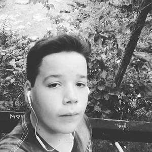 Meet your Posher, Dominic